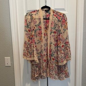 Torrid Floral kimono jacket with Lace Trim